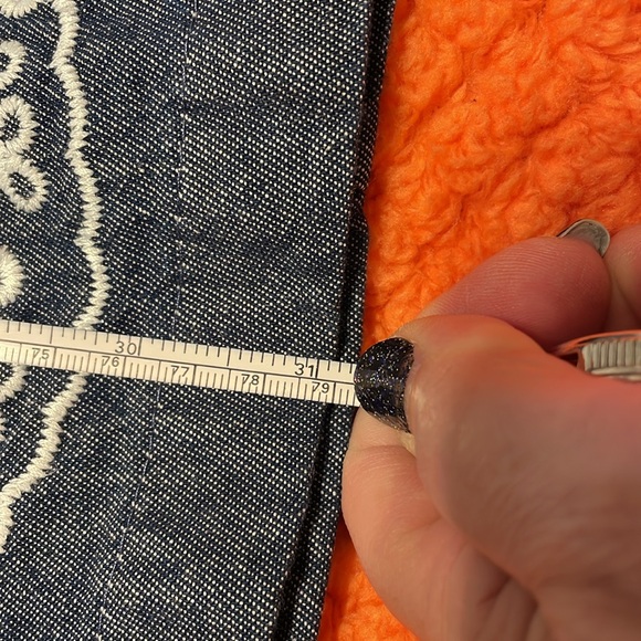 Cute mid weight modified skirt with lace and pockets ! - Picture 6 of 6